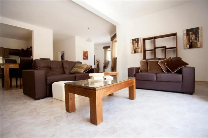 Lobby, Hgieri, Gozo