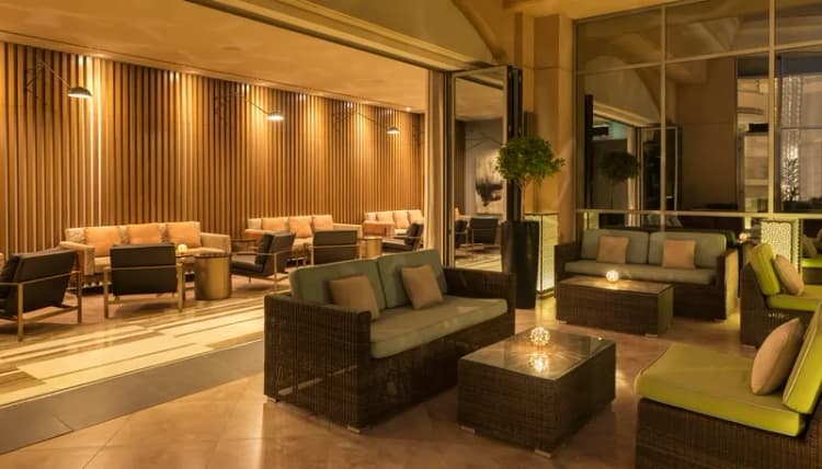 Bar, Sheraton Dubai Mall of the Emirates Hotel, Dubai