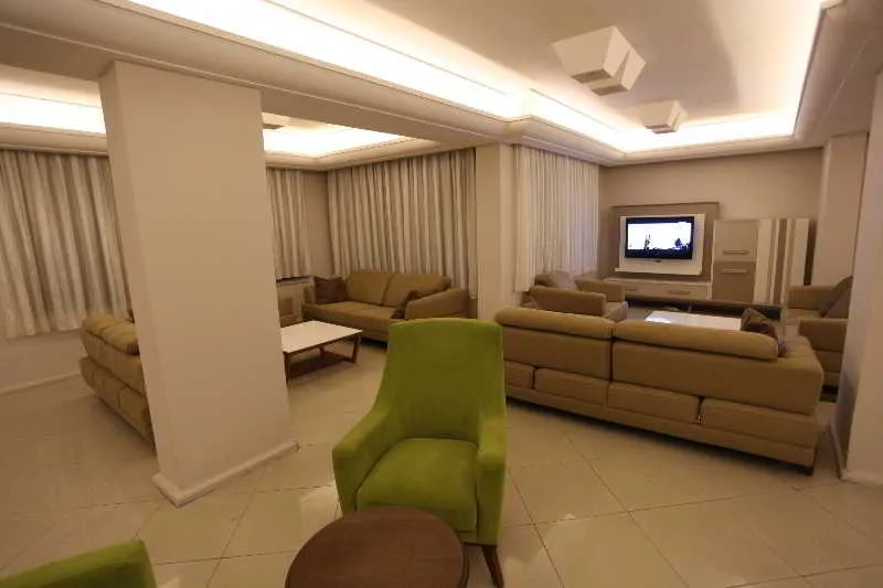 Lobby, Malhun, Dalaman