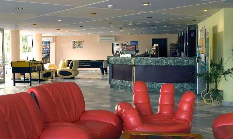 Bar, Kompas, Varna