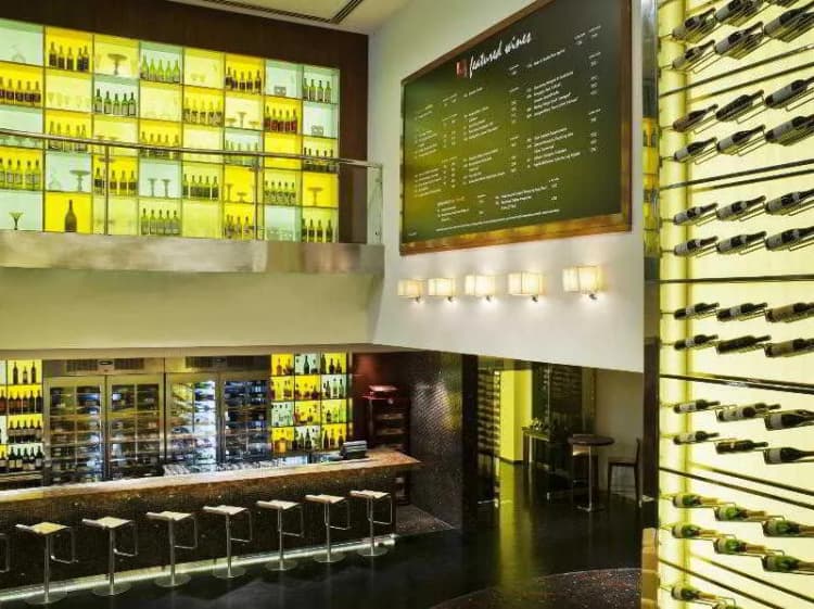 Bar, Westin Mina Seyahi Beach Resort & Marina, Dubai