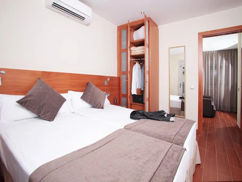 APARTMENT STANDARD Room, Madanis Apartamentos Turisticos, Barcelona