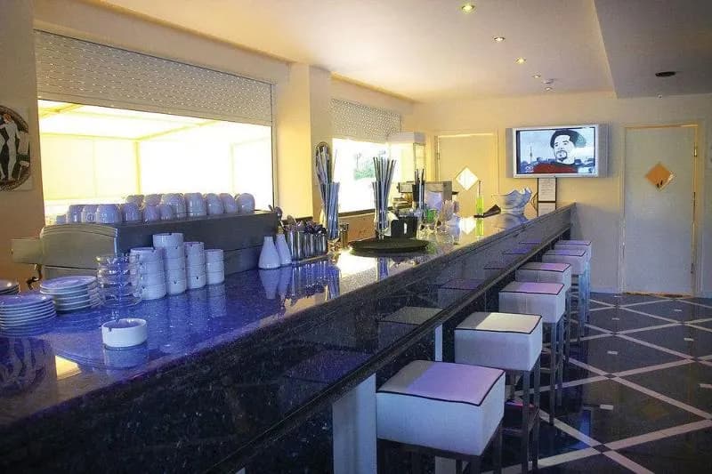 Bar, Dolphin Resort Hotel, Athens