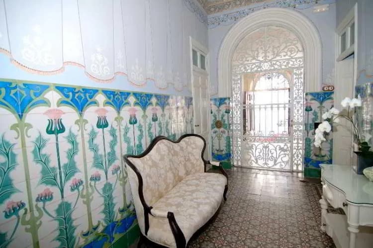 General view, La Casa Noble, Seville