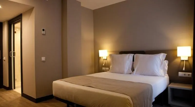 DOUBLE SUPERIOR Room, May Ramblas Hotel, Barcelona