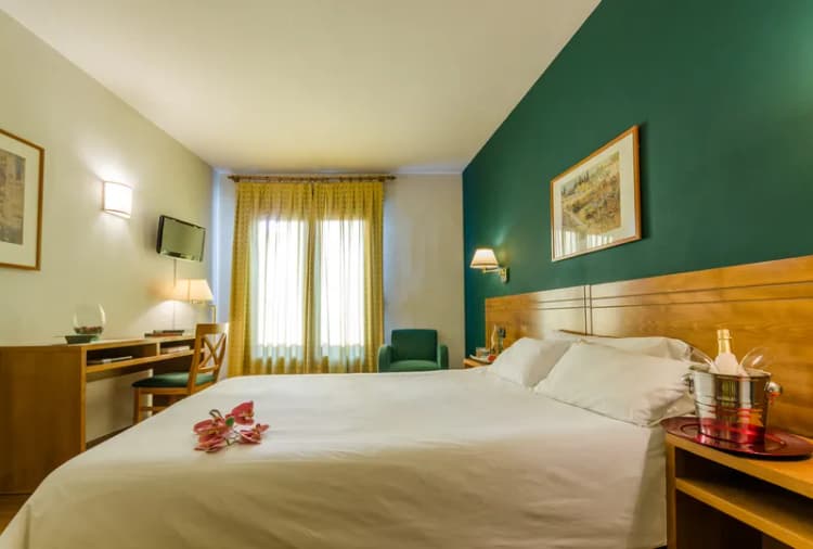 Double or Twin STANDARD Room, Yit Conquista De Toledo, Madrid