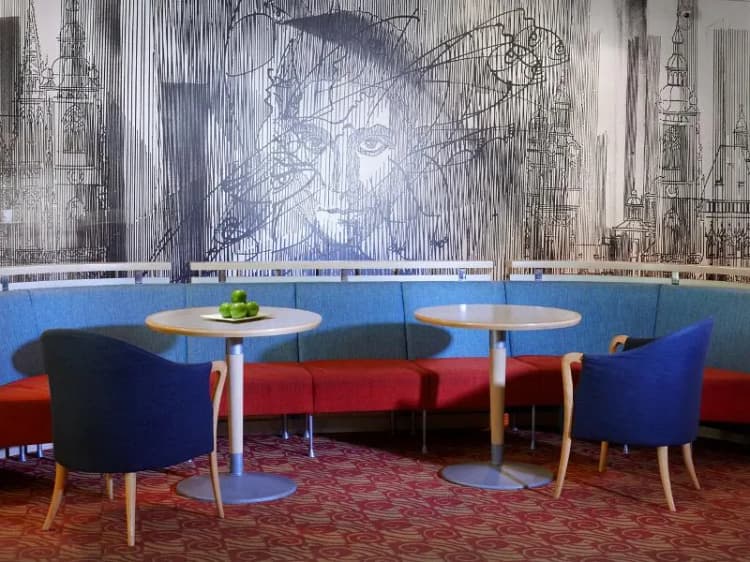Bar, Orea Hotel Pyramida, Prague