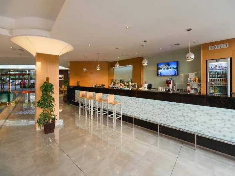 Bar, Kristal, Varna