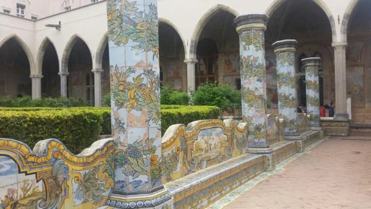 FAMILY ROOM CAPACITY 5 WITH SHARED BATHROOM Room, I Tetti Napoli, Naples