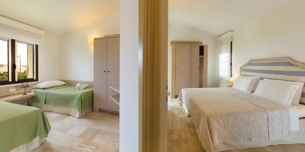 APARTMENT STANDARD Room, Grande Baia Resort & Spa, Olbia