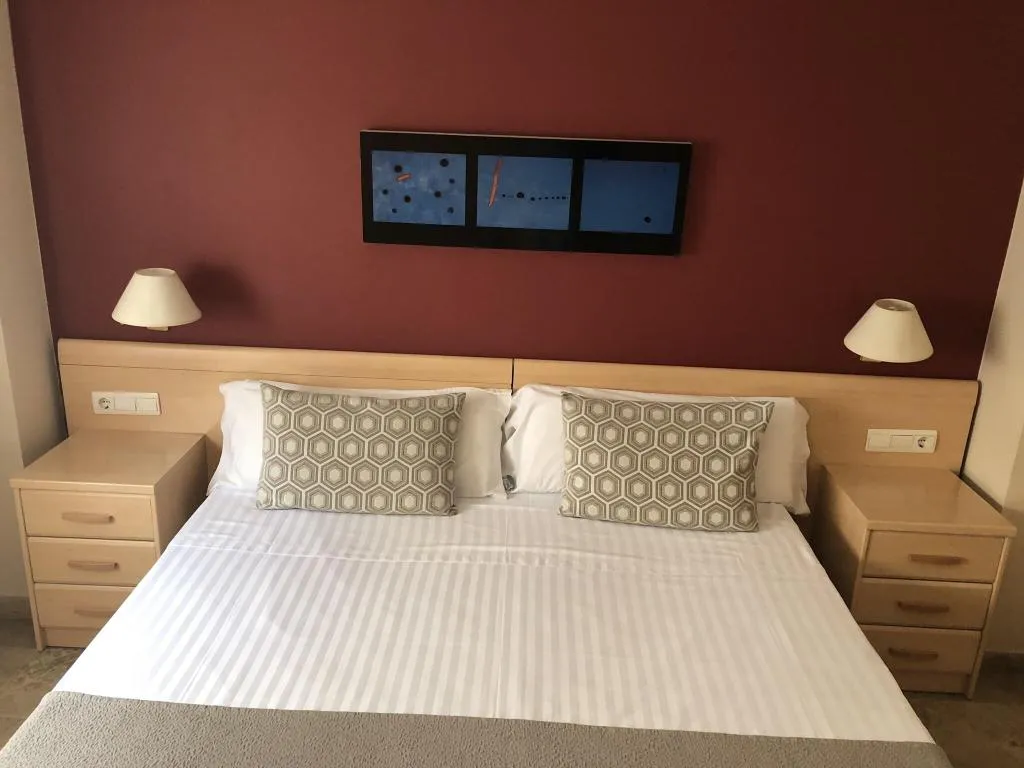 APARTMENT KING SIZE BED Room, Plaza Picasso Apartamentos, Valencia