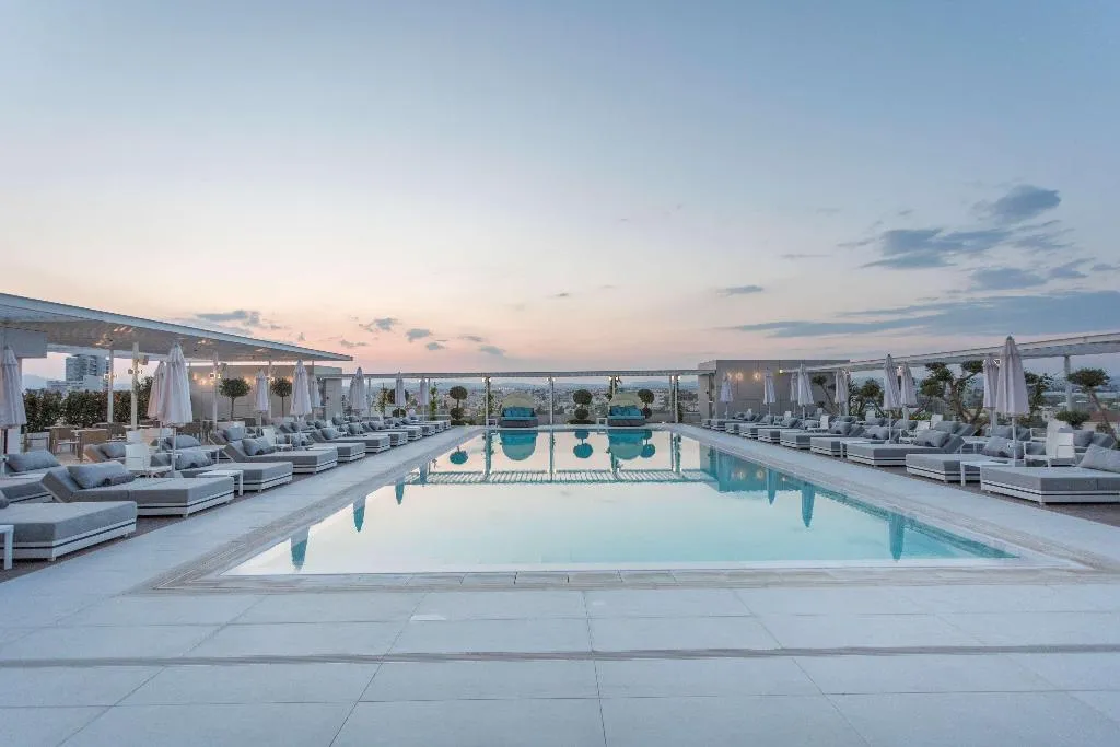 Bar, Radisson Blu Hotel Larnaca, Cyprus