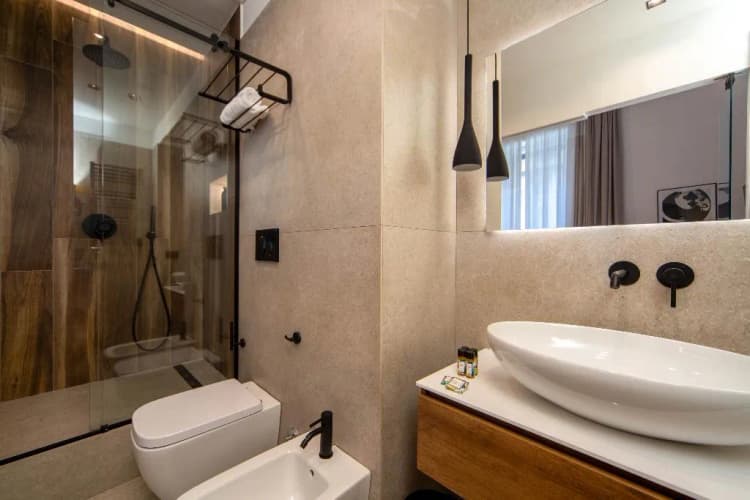 DOUBLE DELUXE QUEEN BED Room, Mamalu Studios And Suites, Naples