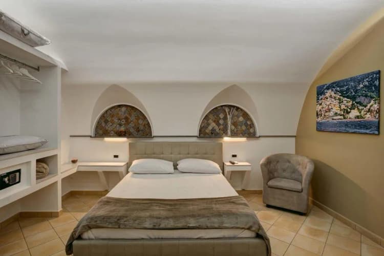 Room, Cuore Di Sorrento Suites, Naples