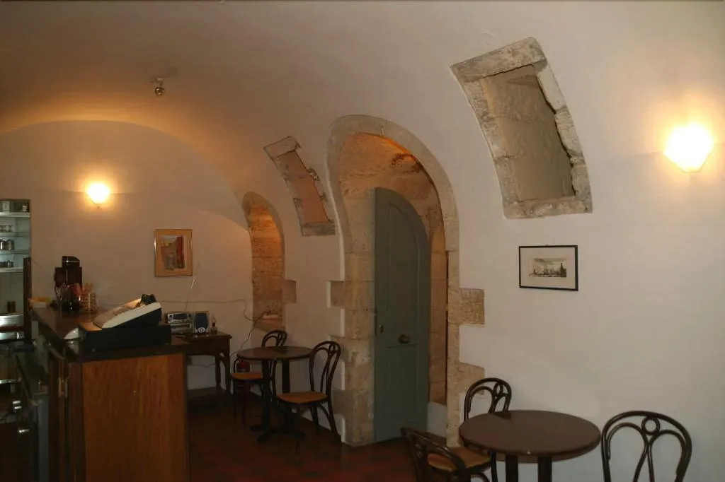 Bar, Vecchio, Crete