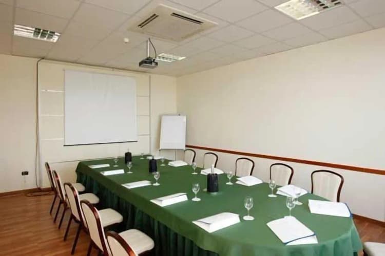 Conferences, Gli Dei, Naples