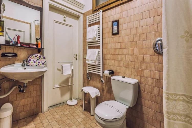 Double or Twin WITH DOUBLE BED Room, Ai Bareteri, Venice