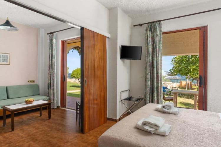 APARTMENT ONE BEDROOM Room, Iliessa Beach by GHH, Zante