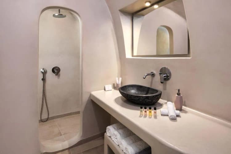 JUNIOR SUITE WITH JACUZZI Room, Hill Suites Santorini, Santorini