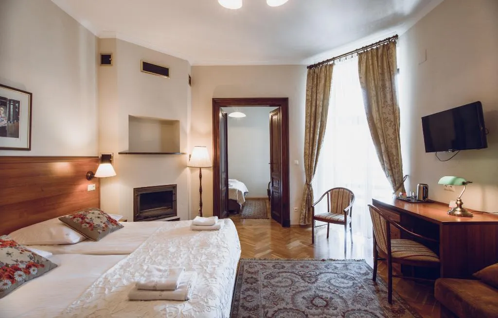 APARTMENT CAPACITY 4 TWO BEDROOMS Room, Aparthotel Basztowa, Krakow