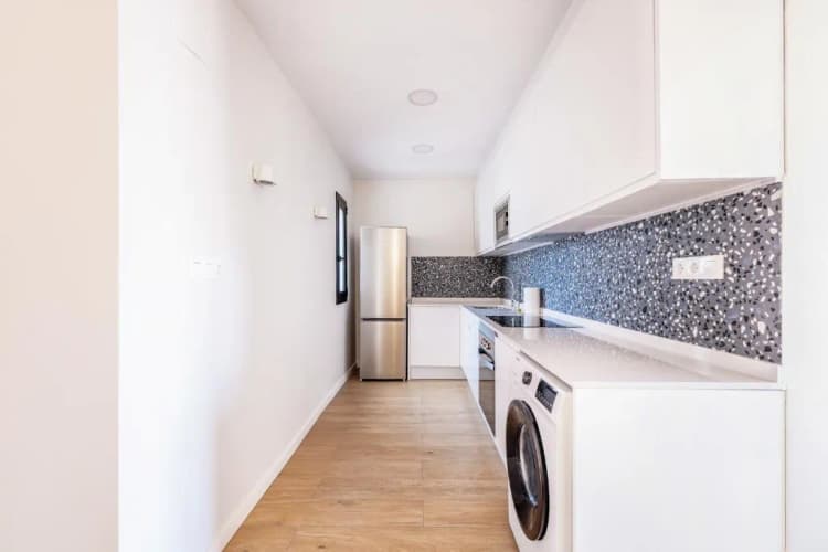 APARTMENT CAPACITY 5 Room, Ainb Barcelona Sants Apartments, Barcelona