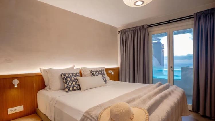 DOUBLE EXECUTIVE SEA VIEW Room, Apeiron Blue Santorini - Apeiron Hotels, Santorini