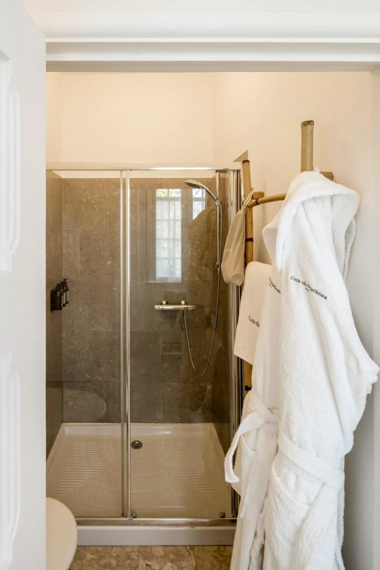 DOUBLE SUPERIOR WITH DOUBLE BED Room, Casa da Estefanea, Lisbon