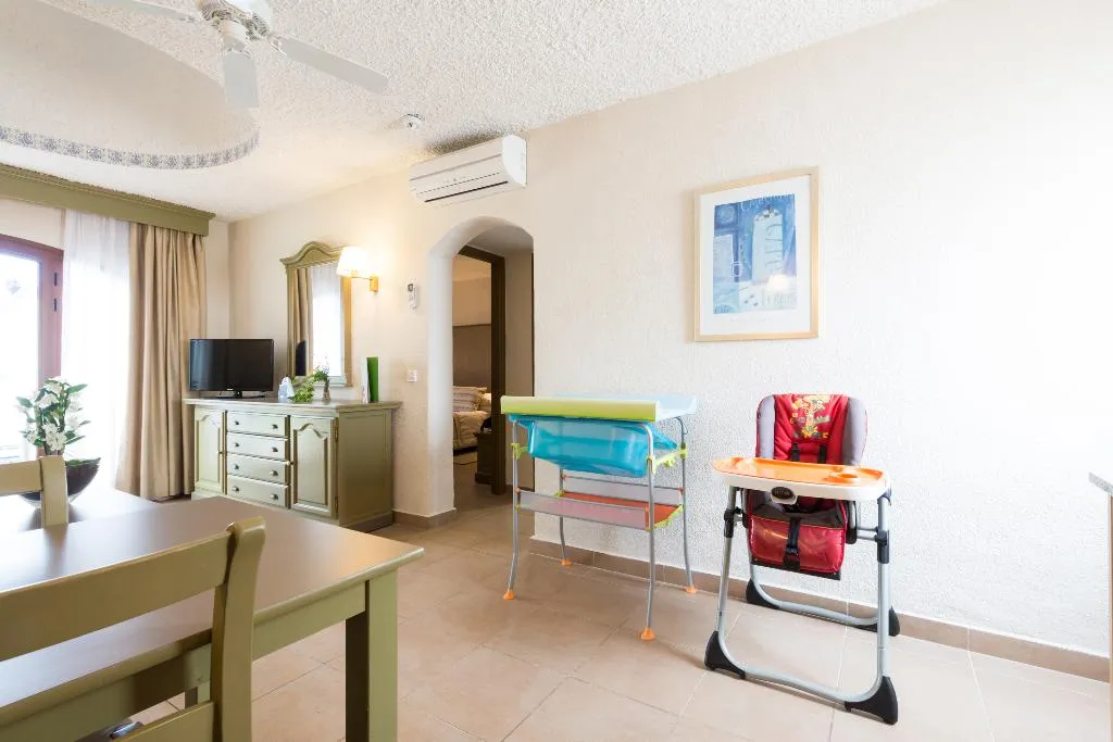 BUNGALOW CAPACITY 2 TWO BEDROOMS Room, HD Parque Cristobal Gran Canaria, Gran Canaria