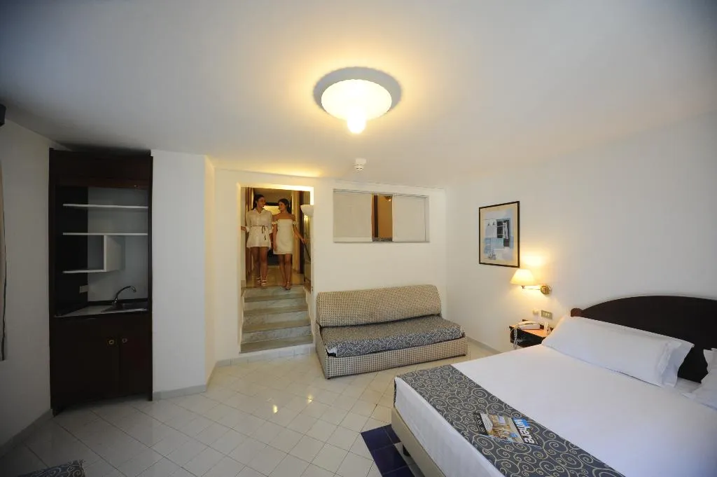 Double or Twin CLASSIC Room, Hotel Royal Positano, Naples