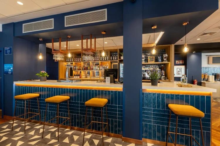 Bar, Travelodge Barcelona Poblenou, Barcelona