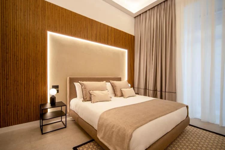 DOUBLE DELUXE QUEEN BED Room, Mamalu Studios And Suites, Naples