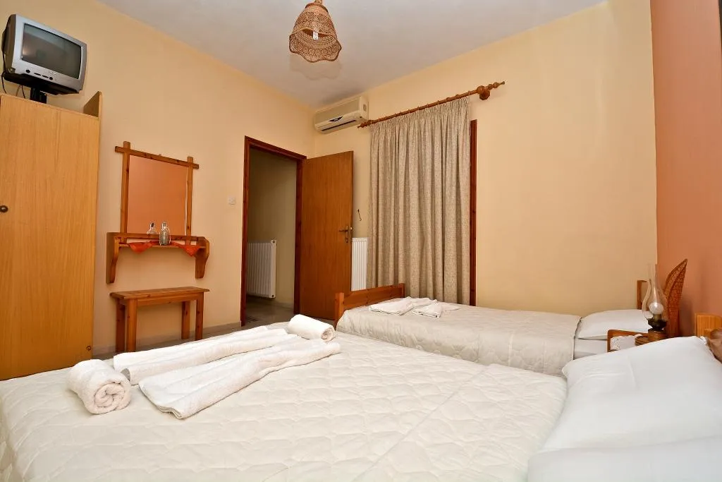 APARTMENT PARTIAL SEA VIEW Room, Nina Apartments, Skiathos