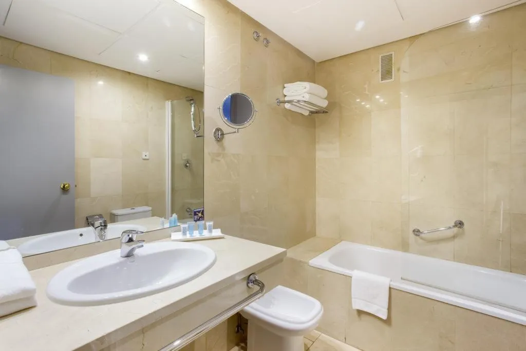 DOUBLE SINGLE USE STANDARD Room, B&B HOTEL Cartagena Cartagonova, Costa Blanca