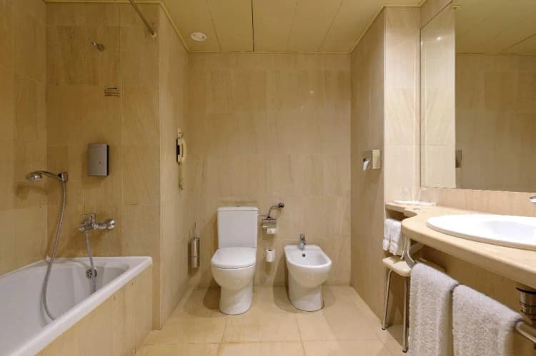 Double or Twin CAPACITY 3 Room, Real Parque, Lisbon
