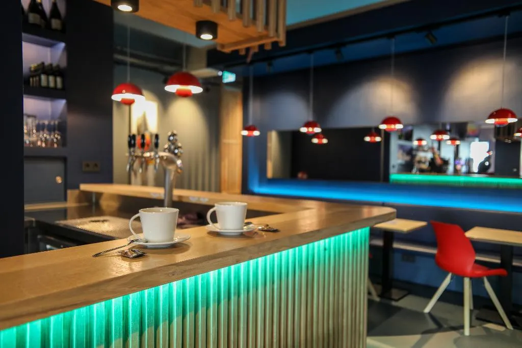 Bar, Acama Kreuzberg Hotel+Hostel, Berlin