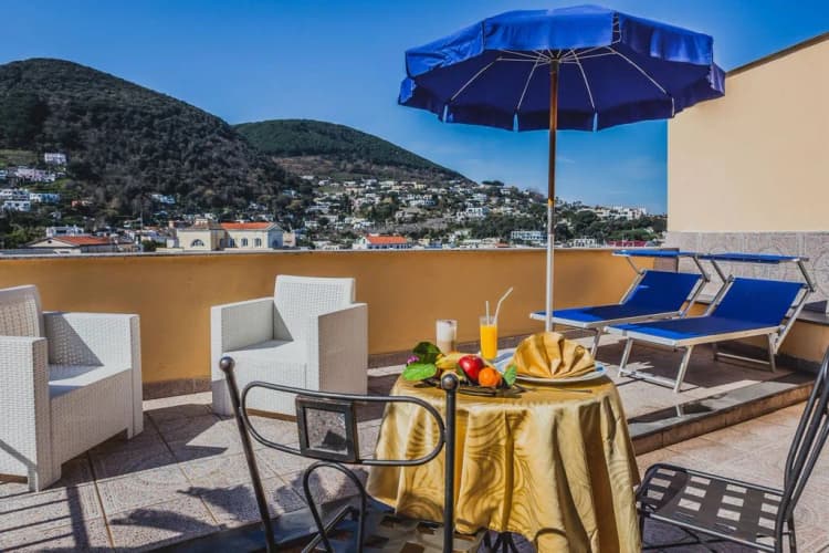 Double or Twin DELUXE HARBOUR VIEW Room, Aragona Palace Hotel, Naples
