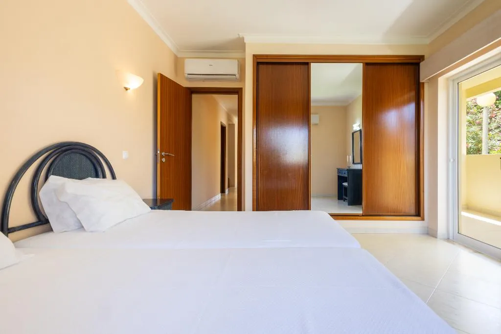 APARTMENT ONE BEDROOM Room, Vila Marachique - Torralvor, Algarve