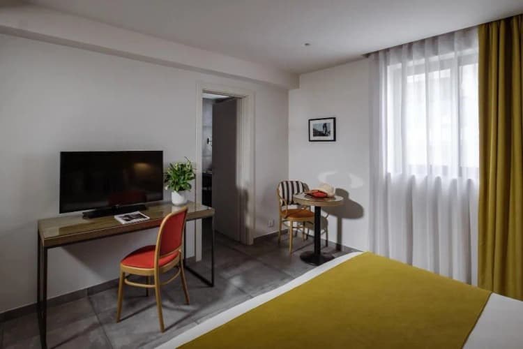 Double or Twin DELUXE QUEEN BED Room, Urban Rooms, Malta