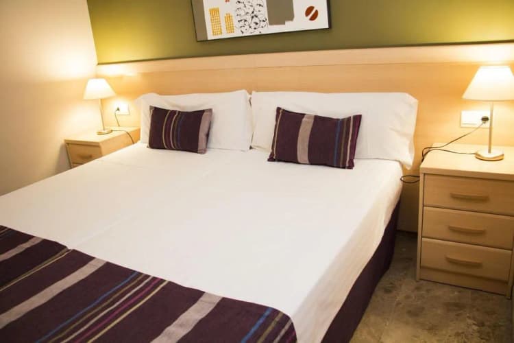 APARTMENT KING SIZE BED Room, Plaza Picasso Apartamentos, Valencia