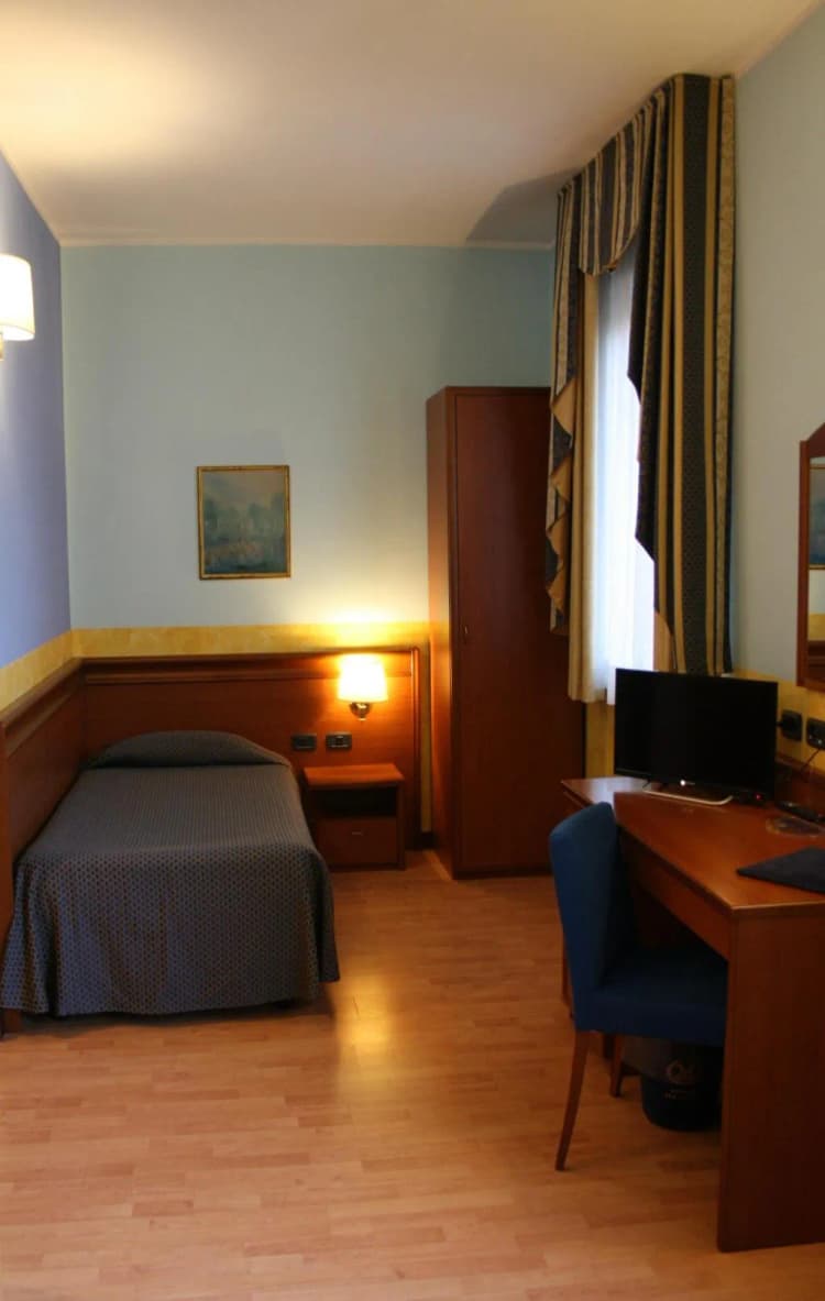 DOUBLE SINGLE USE STANDARD Room, Hotel Majestic - Linate Airport, Milan