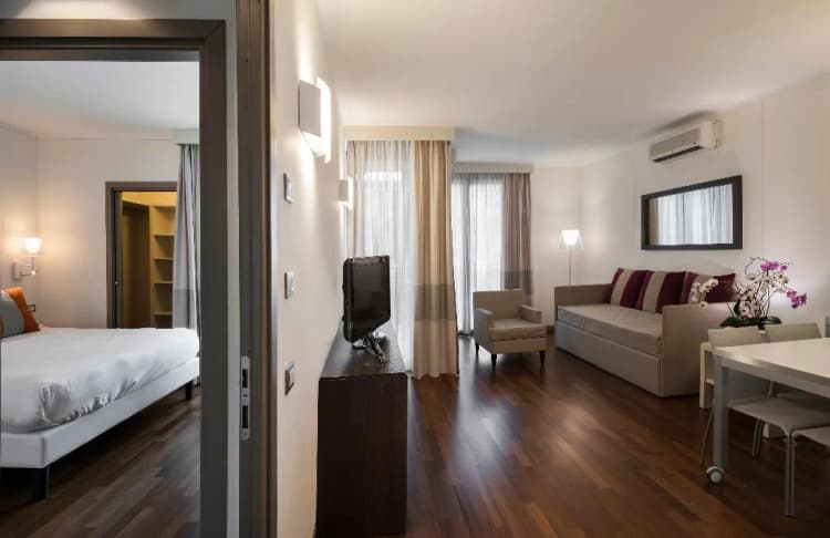 APARTMENT CAPACITY 2 ONE BEDROOM Room, Ramada Plaza Milano Hotel, Milan