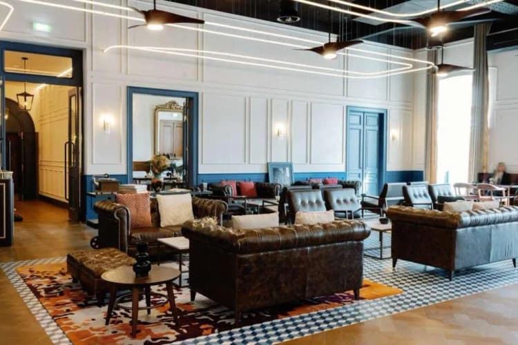 Bar, The Editory Riverside Santa Apolonia Hotel, Lisbon