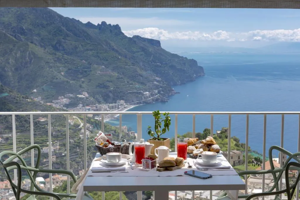 Bar, Villa Piedimonte, Naples