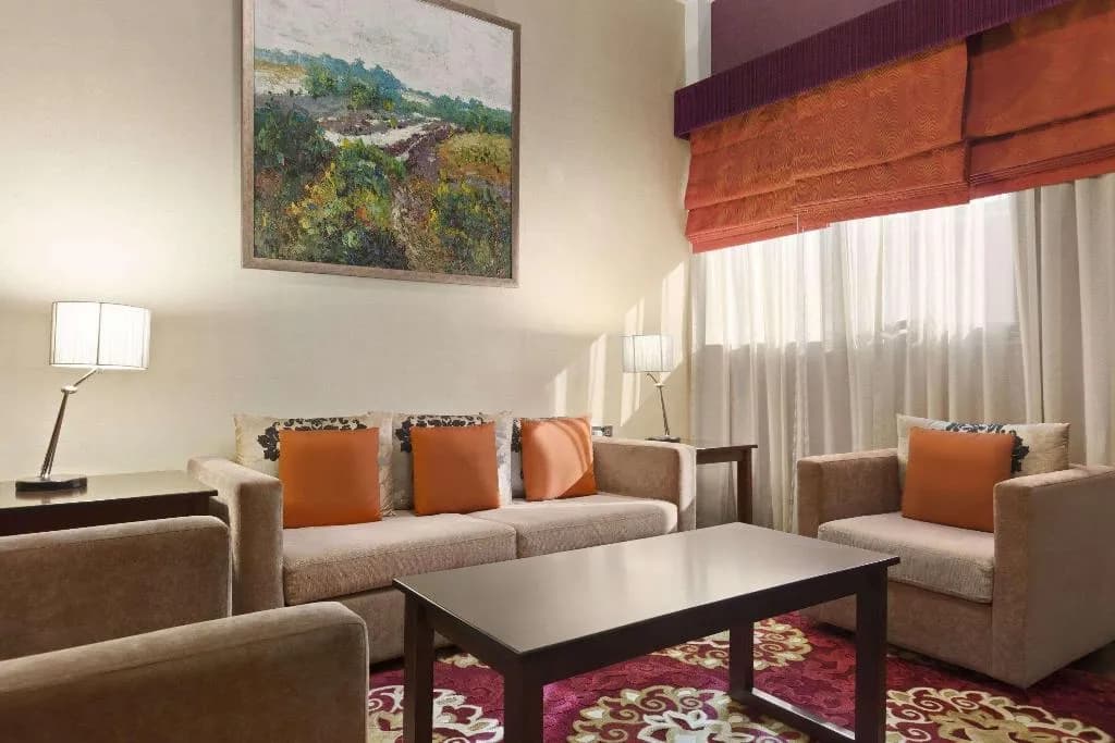 Bar, Ramada Hotel & Suite Ajman, Dubai