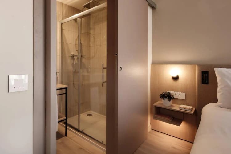 Room, Strand Suites, Malta