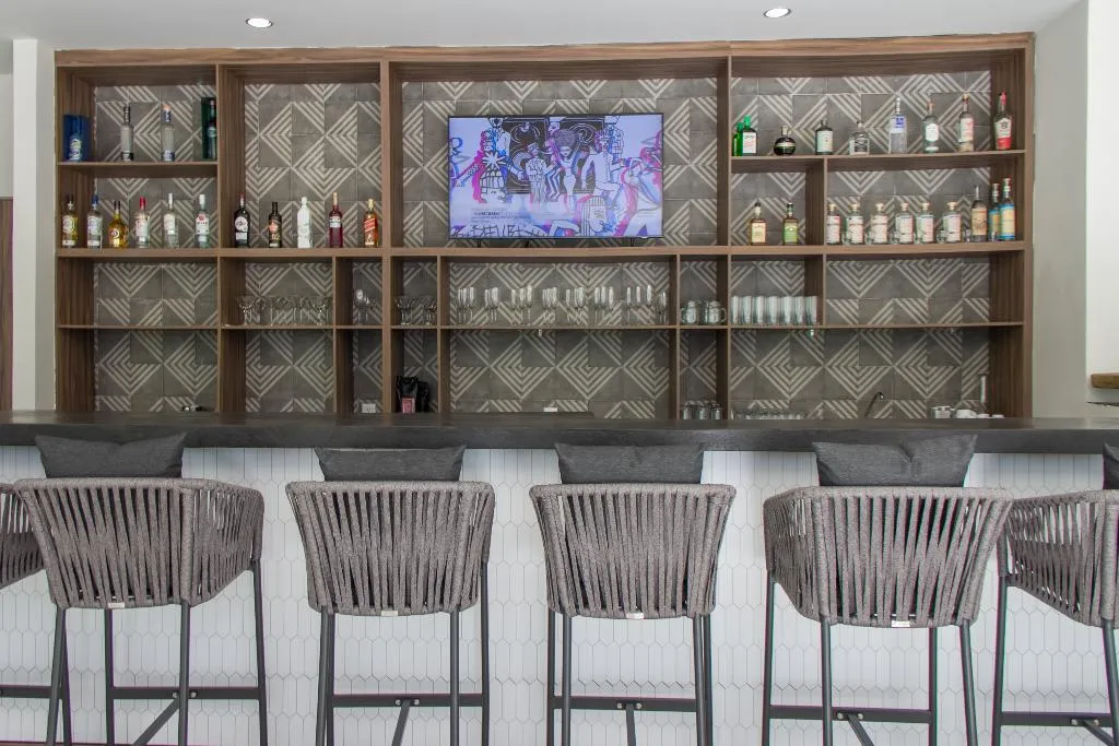 Bar, Holiday Inn Tulum Downtown, Cancun Area