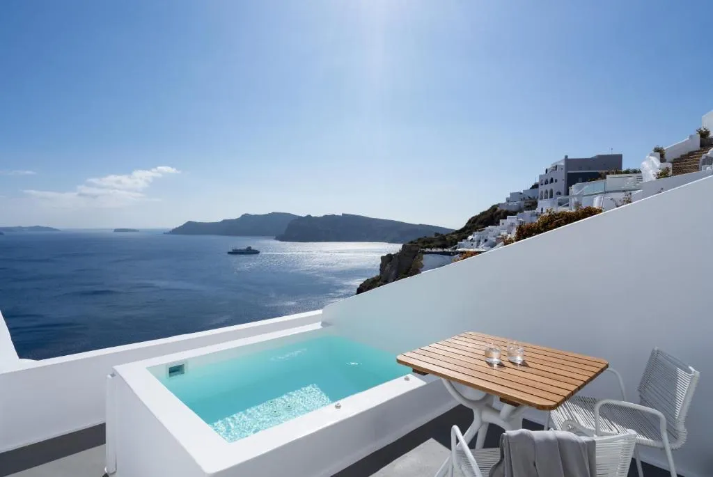 DOUBLE WITH JACUZZI Room, Villaki Oia, Santorini