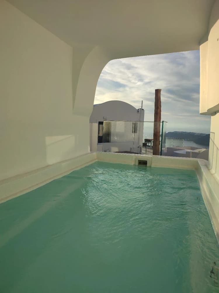 CAVE WITH PRIVATE POOL Room, Amaze Suites, Santorini
