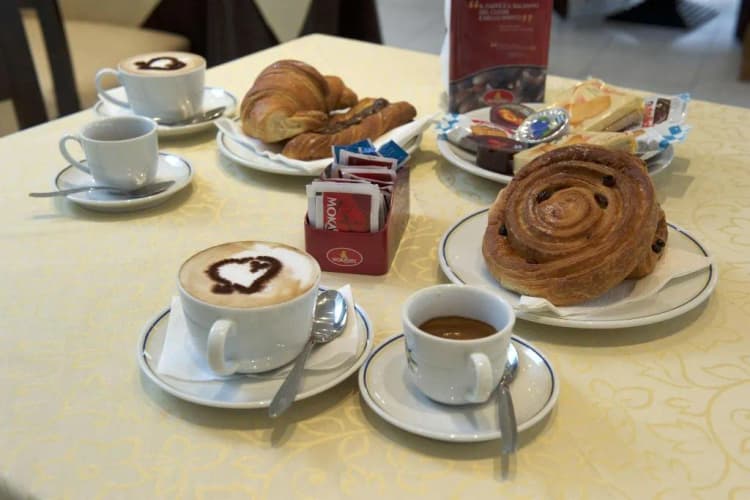 Bar, Albergo Mediterraneo, Rome