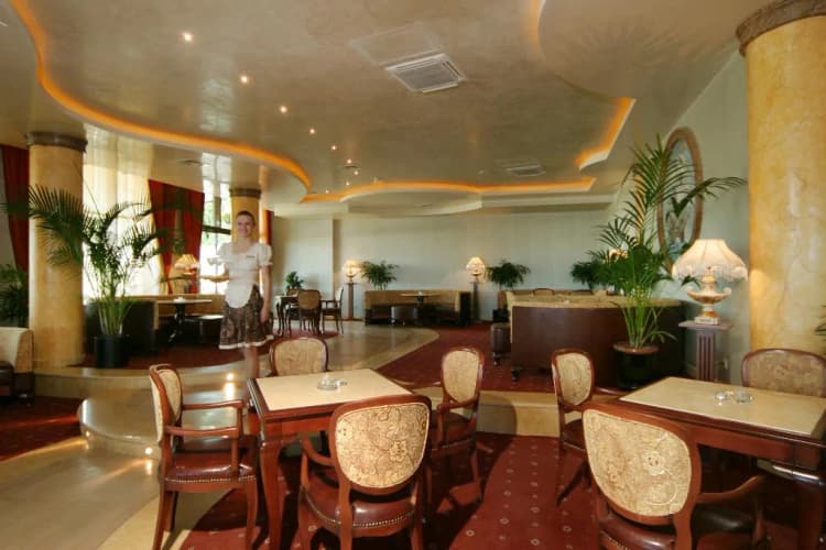 Bar, Admiral, Varna